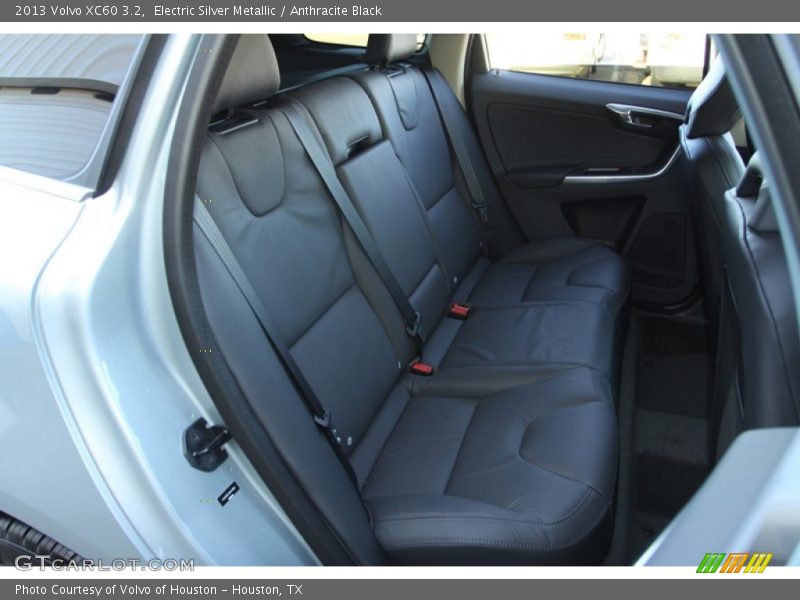 Electric Silver Metallic / Anthracite Black 2013 Volvo XC60 3.2