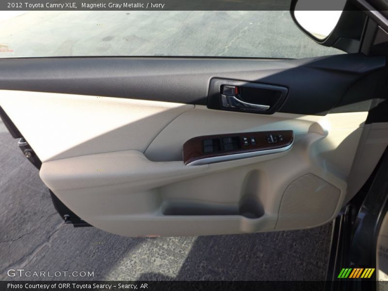 Magnetic Gray Metallic / Ivory 2012 Toyota Camry XLE