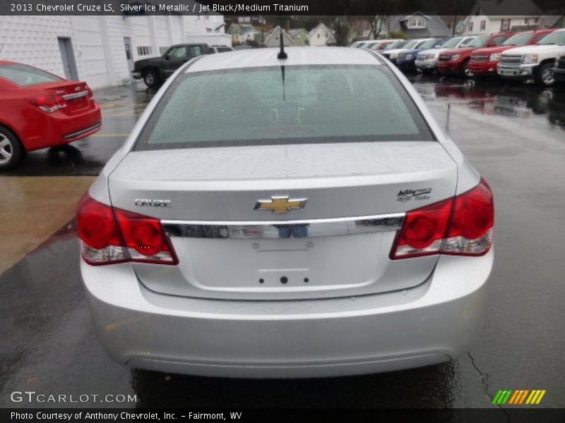 Silver Ice Metallic / Jet Black/Medium Titanium 2013 Chevrolet Cruze LS