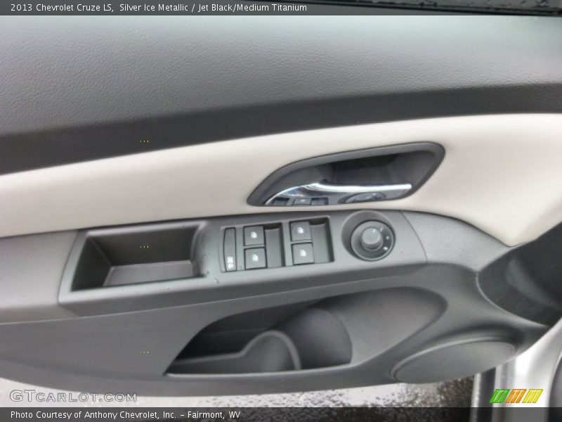 Silver Ice Metallic / Jet Black/Medium Titanium 2013 Chevrolet Cruze LS