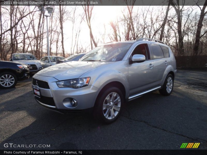 Cool Silver Metallic / Black 2011 Mitsubishi Outlander SE AWD