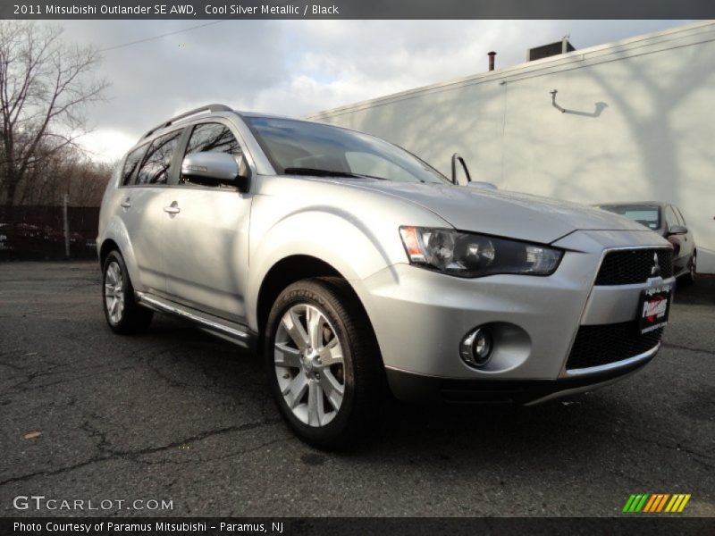 Cool Silver Metallic / Black 2011 Mitsubishi Outlander SE AWD