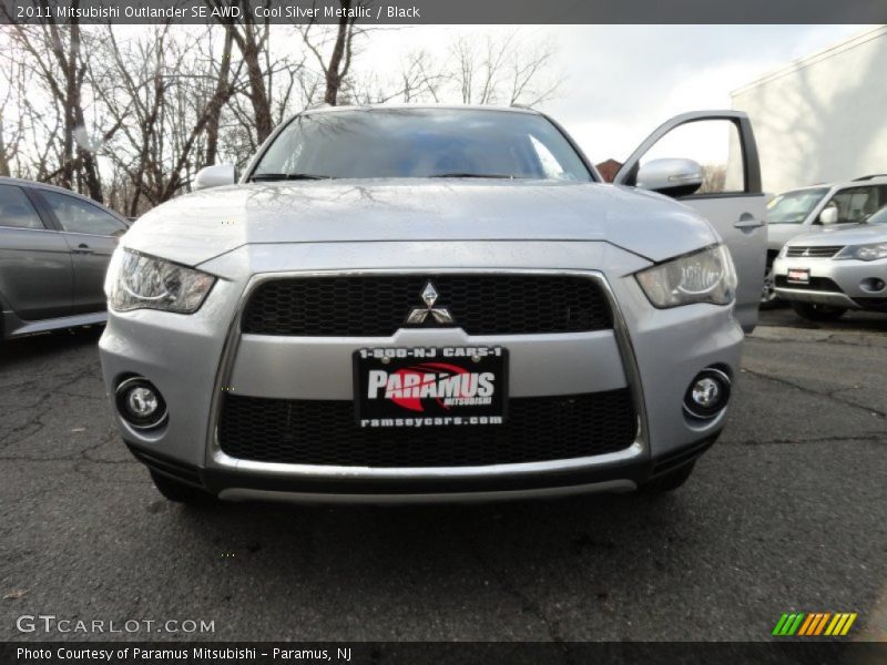 Cool Silver Metallic / Black 2011 Mitsubishi Outlander SE AWD