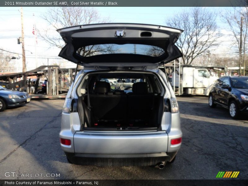 Cool Silver Metallic / Black 2011 Mitsubishi Outlander SE AWD