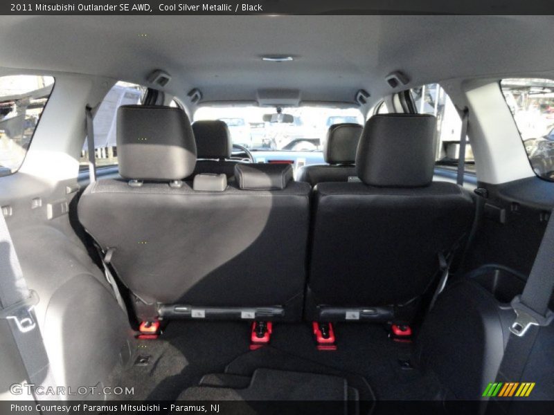 Cool Silver Metallic / Black 2011 Mitsubishi Outlander SE AWD
