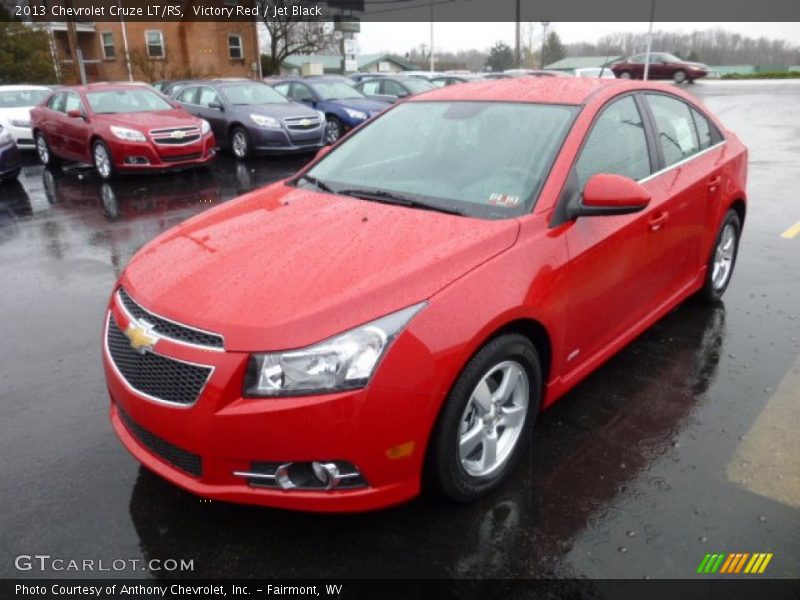 Front 3/4 View of 2013 Cruze LT/RS