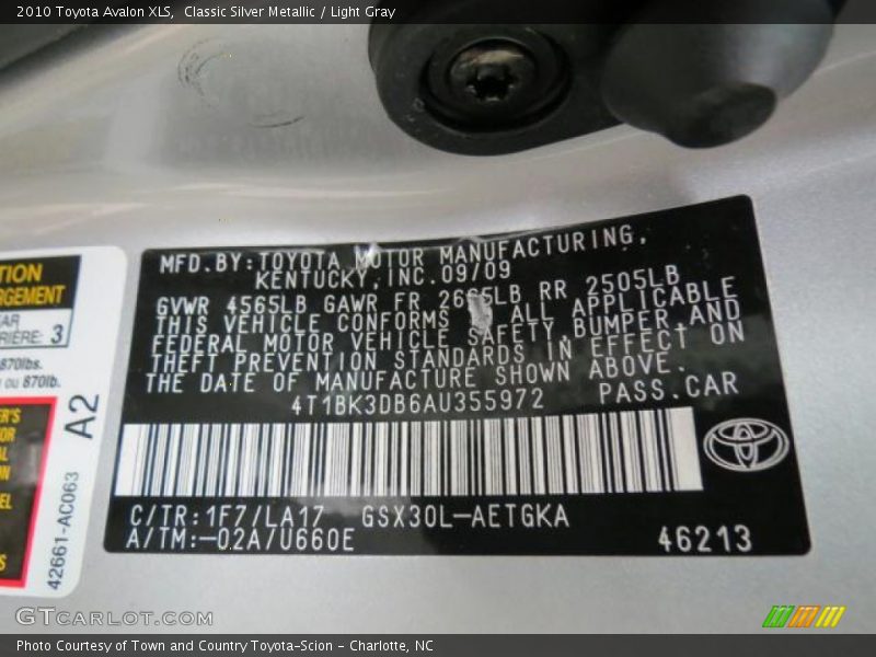 Classic Silver Metallic / Light Gray 2010 Toyota Avalon XLS