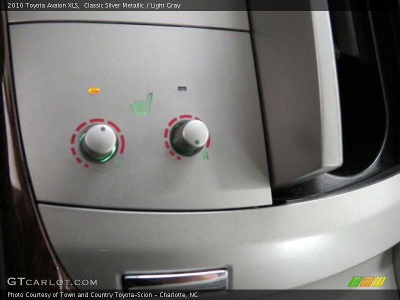 Classic Silver Metallic / Light Gray 2010 Toyota Avalon XLS