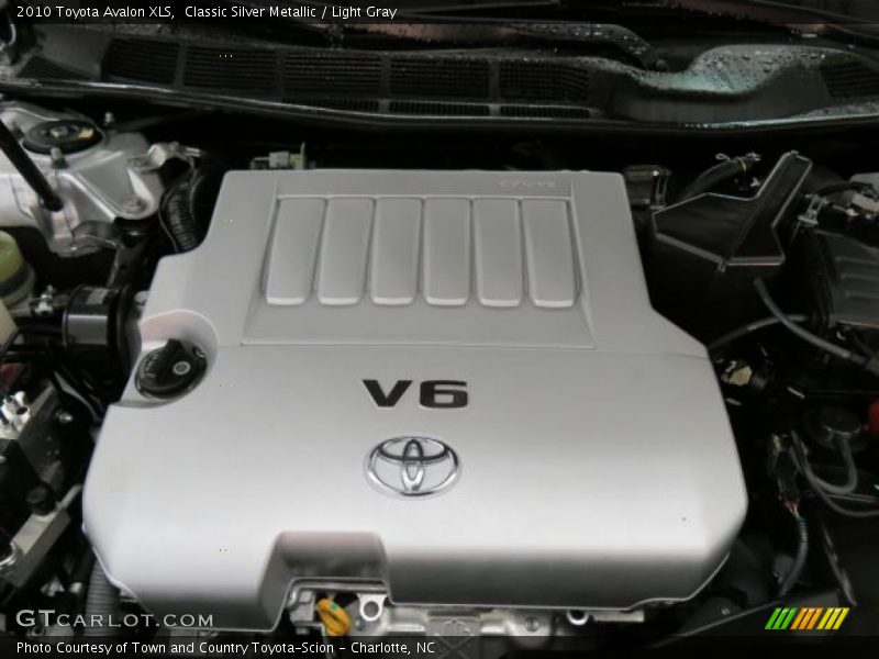Classic Silver Metallic / Light Gray 2010 Toyota Avalon XLS
