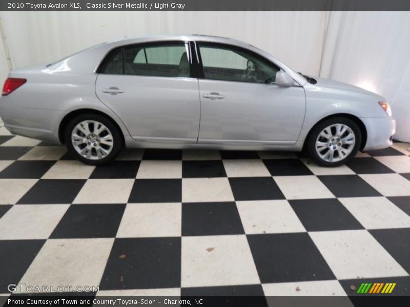 Classic Silver Metallic / Light Gray 2010 Toyota Avalon XLS