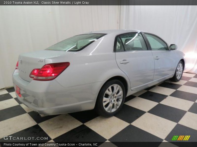 Classic Silver Metallic / Light Gray 2010 Toyota Avalon XLS