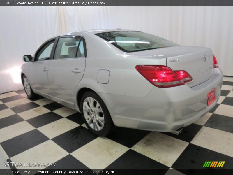 Classic Silver Metallic / Light Gray 2010 Toyota Avalon XLS