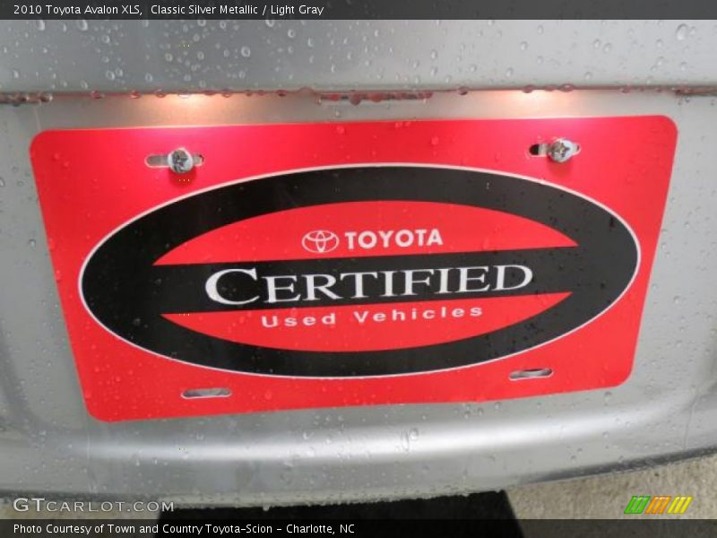 Classic Silver Metallic / Light Gray 2010 Toyota Avalon XLS