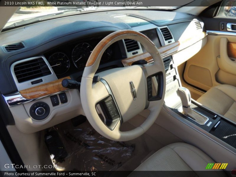 White Platinum Metallic Tri-Coat / Light Camel/Olive Ash 2010 Lincoln MKS FWD