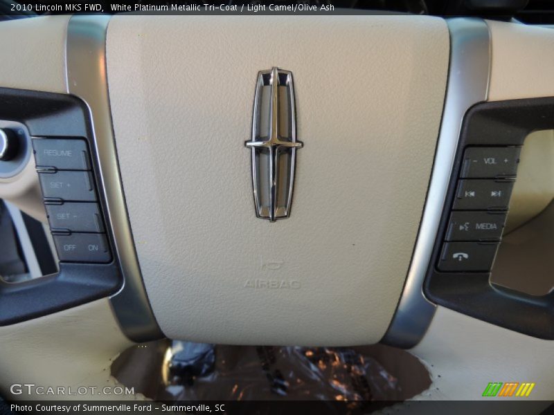 White Platinum Metallic Tri-Coat / Light Camel/Olive Ash 2010 Lincoln MKS FWD