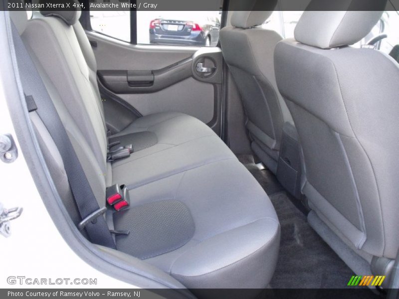 Avalanche White / Gray 2011 Nissan Xterra X 4x4