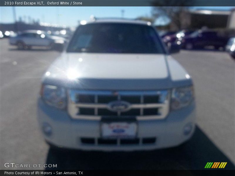 Oxford White / Stone 2010 Ford Escape XLT