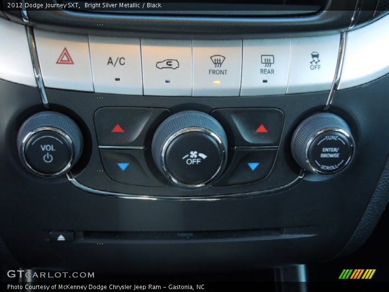 Bright Silver Metallic / Black 2012 Dodge Journey SXT