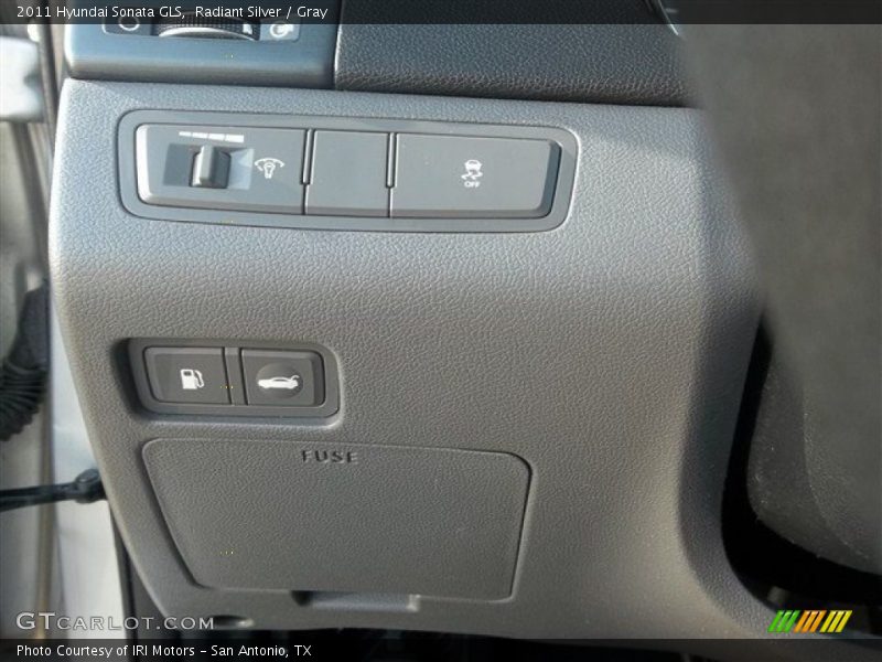 Radiant Silver / Gray 2011 Hyundai Sonata GLS