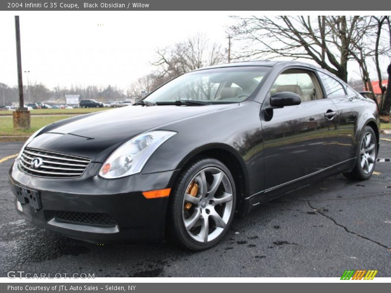 Front 3/4 View of 2004 G 35 Coupe