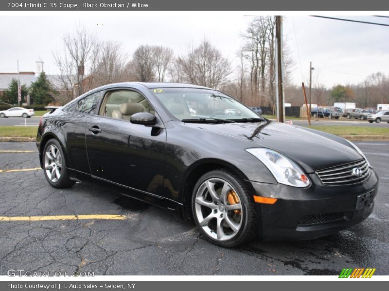 Front 3/4 View of 2004 G 35 Coupe
