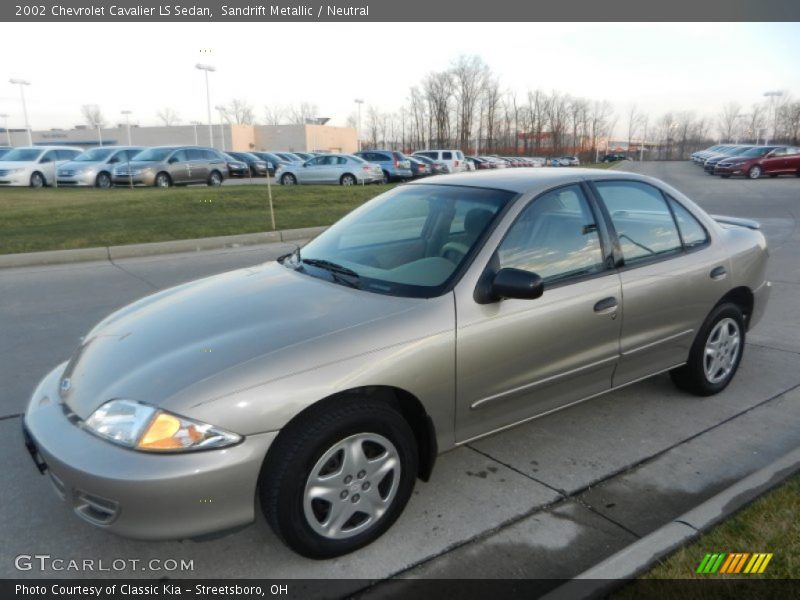 Front 3/4 View of 2002 Cavalier LS Sedan