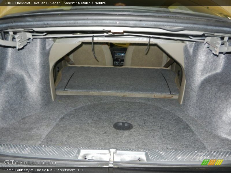  2002 Cavalier LS Sedan Trunk