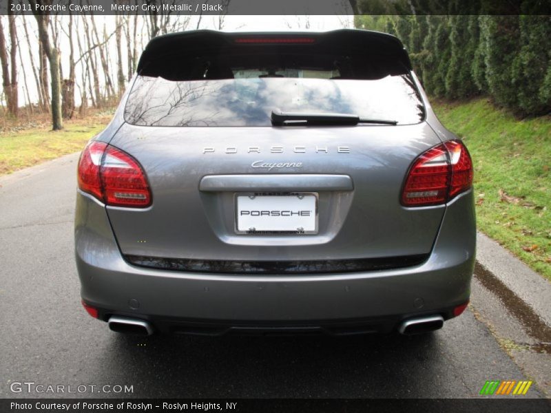 Meteor Grey Metallic / Black 2011 Porsche Cayenne