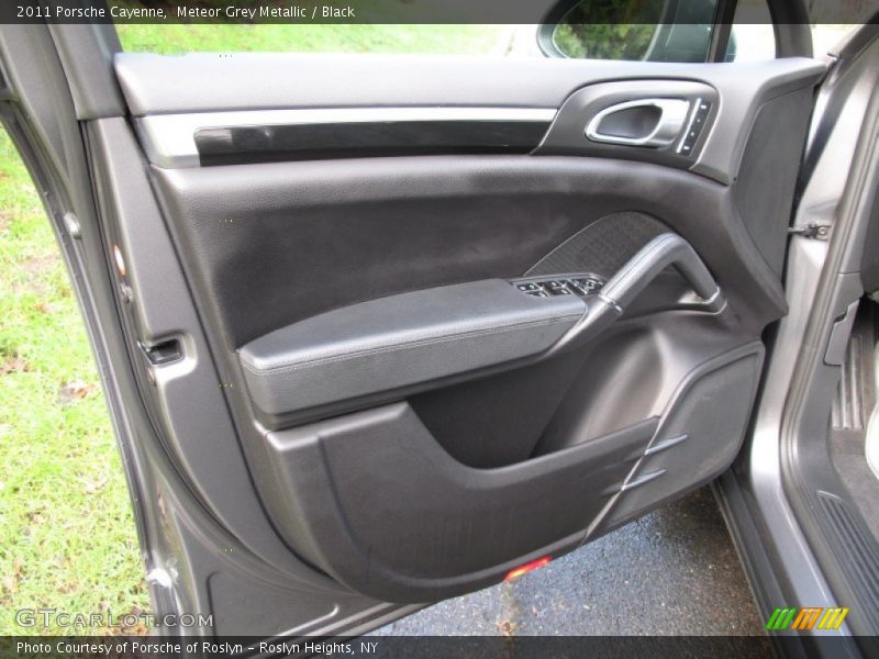 Meteor Grey Metallic / Black 2011 Porsche Cayenne