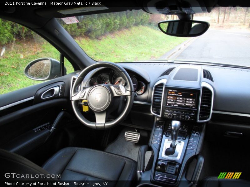 Meteor Grey Metallic / Black 2011 Porsche Cayenne
