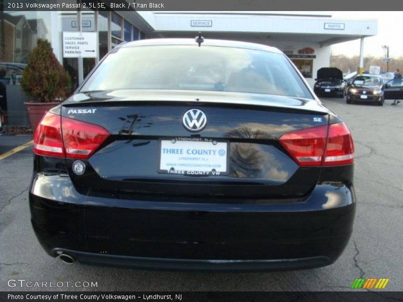 Black / Titan Black 2013 Volkswagen Passat 2.5L SE
