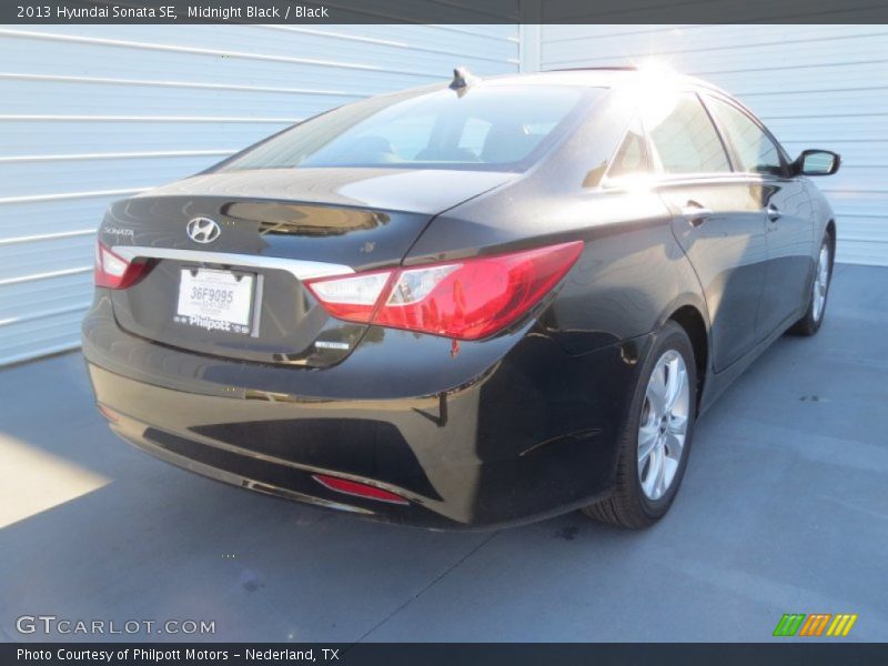 Midnight Black / Black 2013 Hyundai Sonata SE