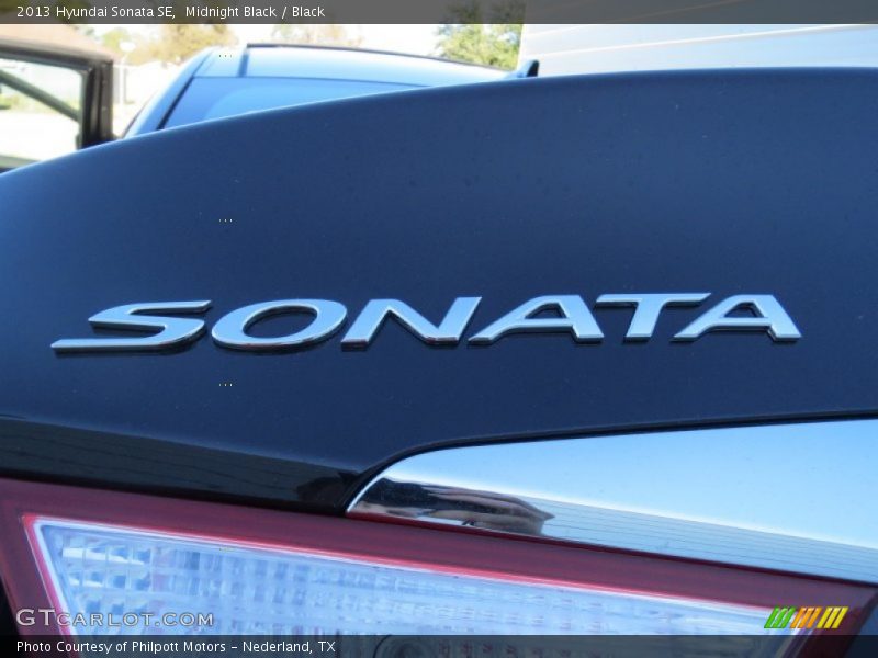 Midnight Black / Black 2013 Hyundai Sonata SE