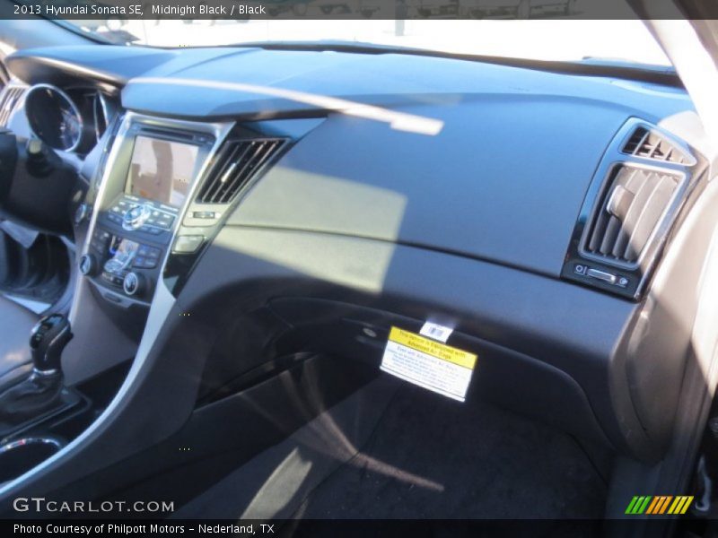 Midnight Black / Black 2013 Hyundai Sonata SE