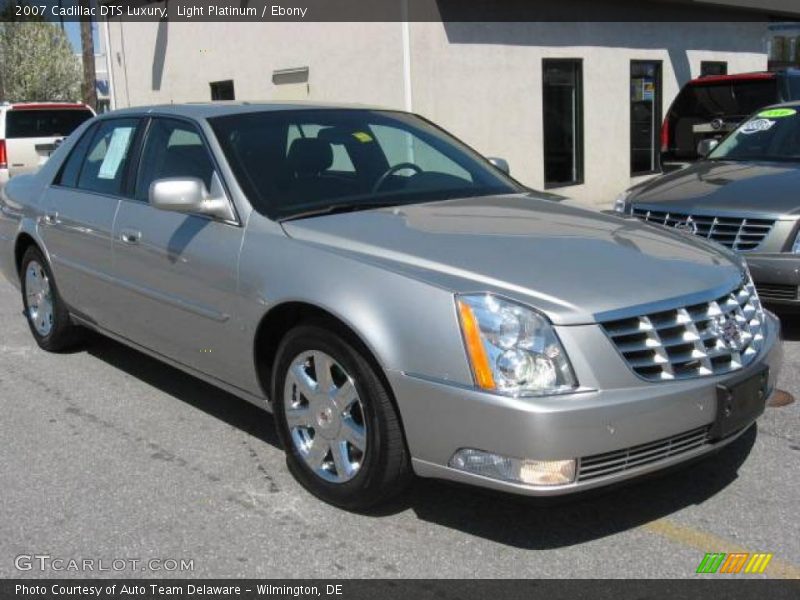 Light Platinum / Ebony 2007 Cadillac DTS Luxury