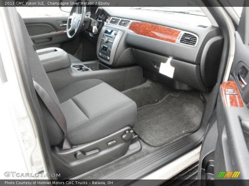Champagne Silver Metallic / Ebony 2013 GMC Yukon SLE