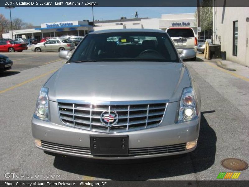 Light Platinum / Ebony 2007 Cadillac DTS Luxury
