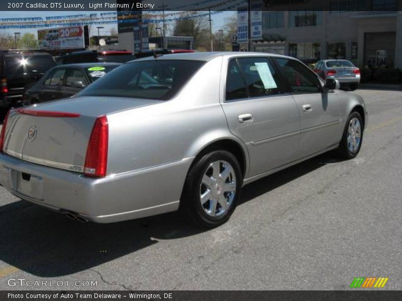 Light Platinum / Ebony 2007 Cadillac DTS Luxury