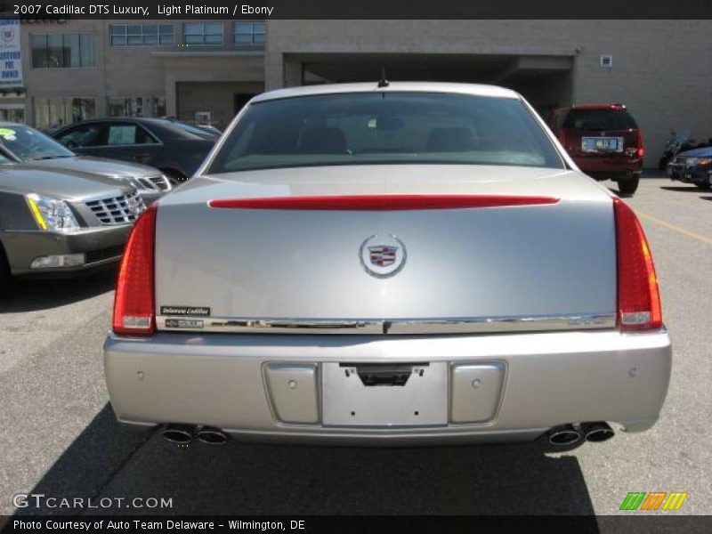 Light Platinum / Ebony 2007 Cadillac DTS Luxury