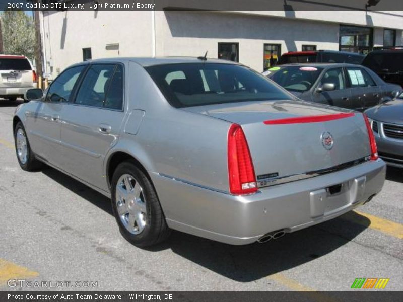 Light Platinum / Ebony 2007 Cadillac DTS Luxury