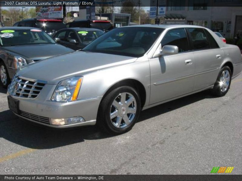 Light Platinum / Ebony 2007 Cadillac DTS Luxury
