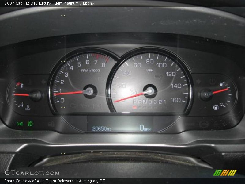 Light Platinum / Ebony 2007 Cadillac DTS Luxury