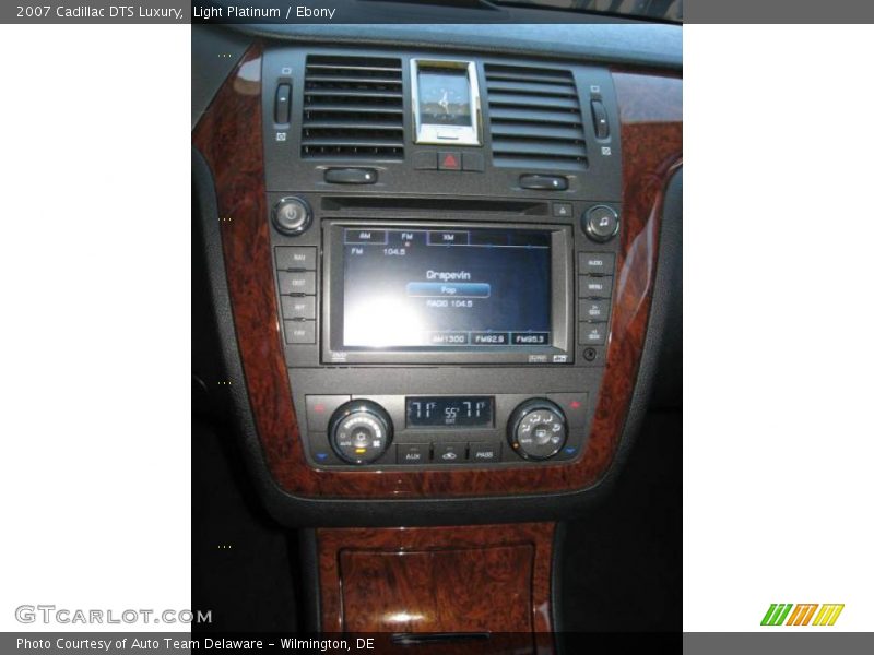 Light Platinum / Ebony 2007 Cadillac DTS Luxury