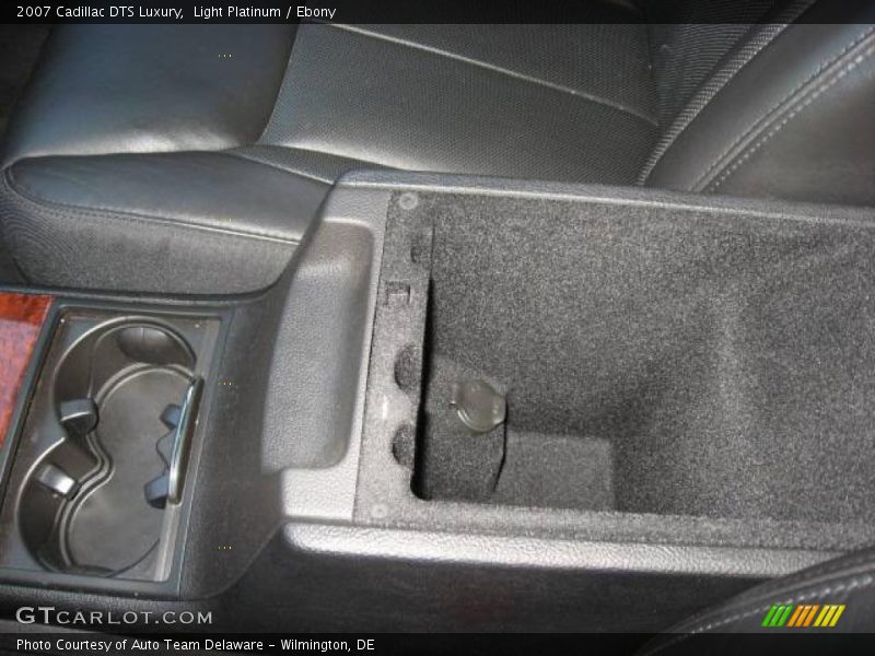 Light Platinum / Ebony 2007 Cadillac DTS Luxury