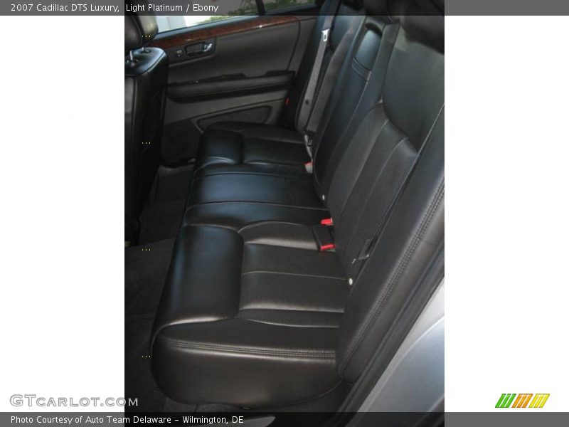 Light Platinum / Ebony 2007 Cadillac DTS Luxury