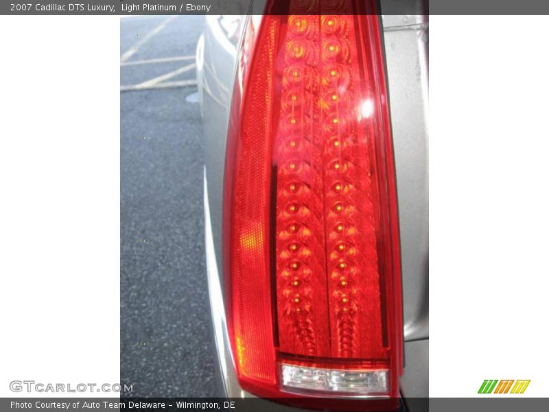 Light Platinum / Ebony 2007 Cadillac DTS Luxury