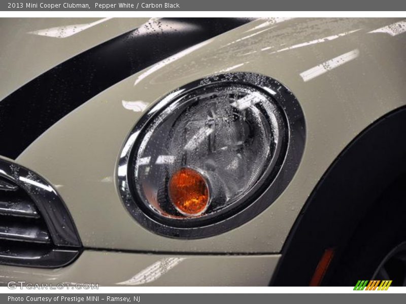 Pepper White / Carbon Black 2013 Mini Cooper Clubman