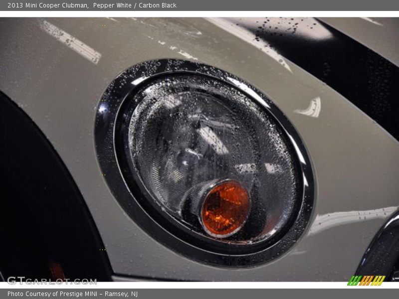 Pepper White / Carbon Black 2013 Mini Cooper Clubman