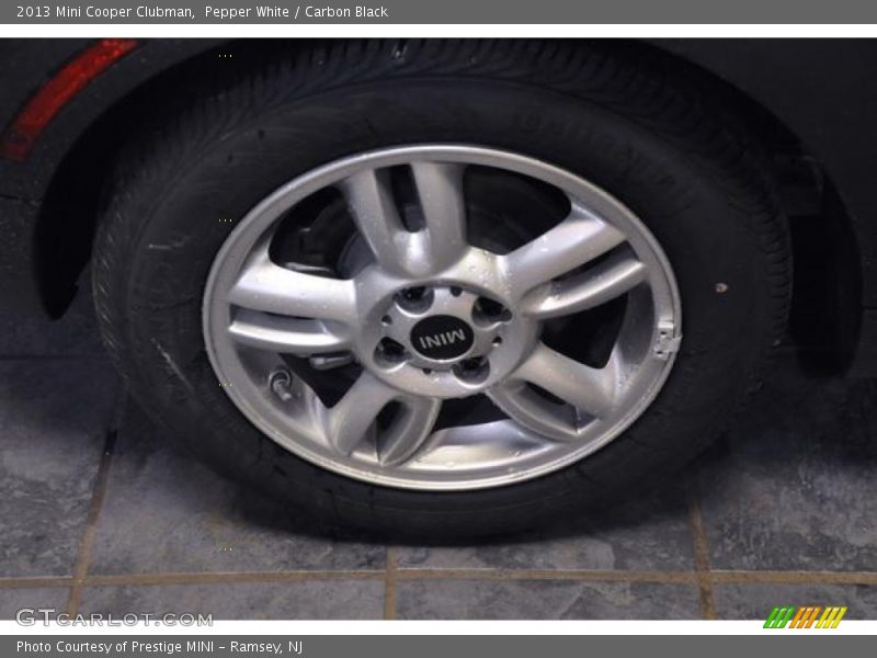 Pepper White / Carbon Black 2013 Mini Cooper Clubman