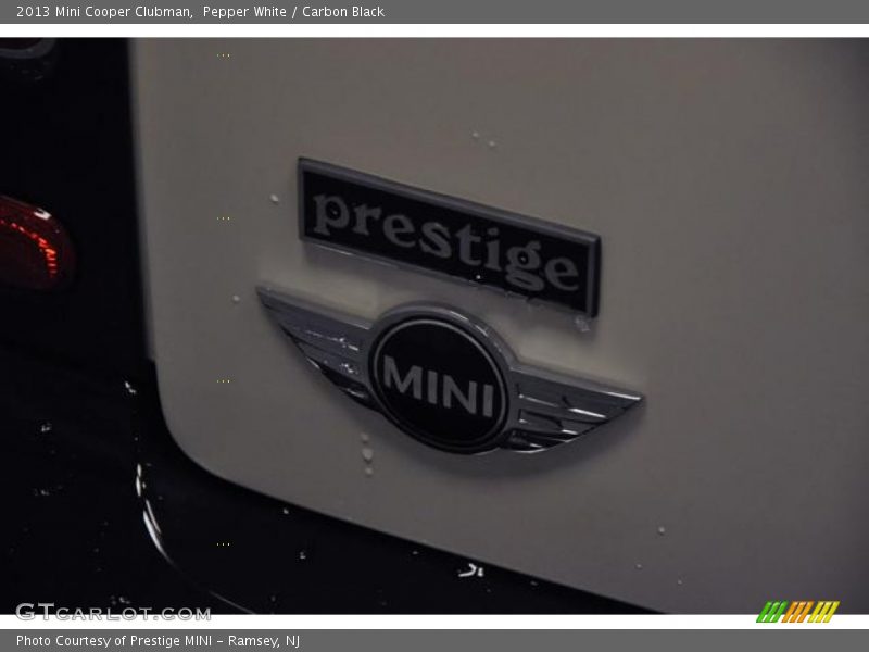 Pepper White / Carbon Black 2013 Mini Cooper Clubman